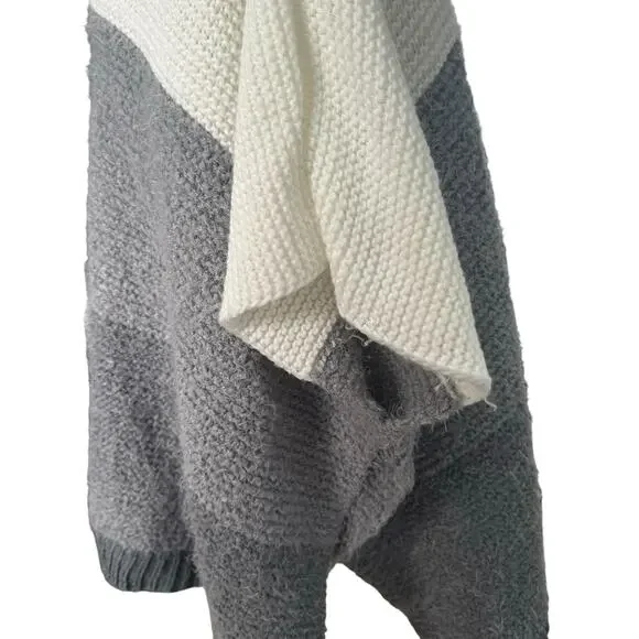 Vince Camuto Colorblock Turtleneck Sweater Grey White Poncho Shrug Thick Warm OS - Picture 9 of 16